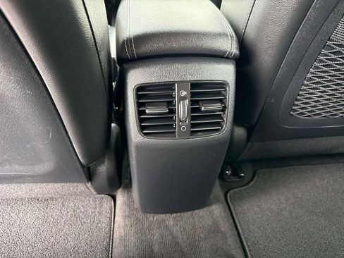 Used 2019 Kia Niro EX image 13