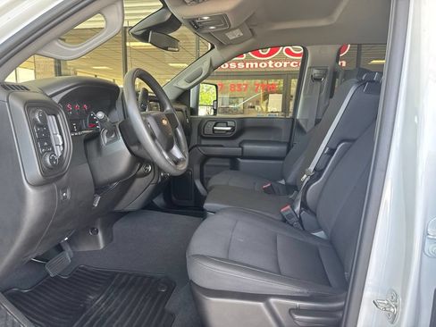Used 2024 Chevrolet Silverado 2500 Custom w/ Z71 Off-Road Package AWD/4WD image 8