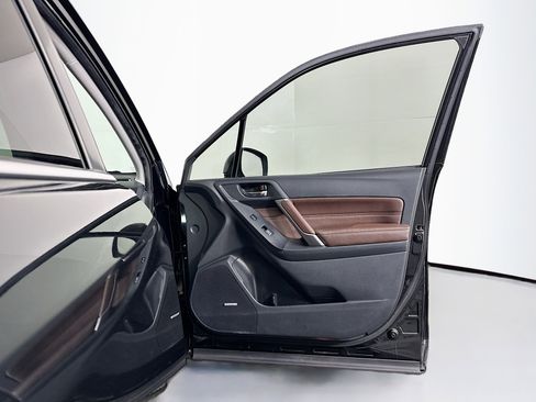 Used 2017 Subaru Forester 2.5i Touring image 33