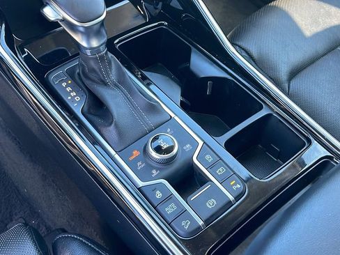 Used 2022 Kia Sorento SX Prestige image 22