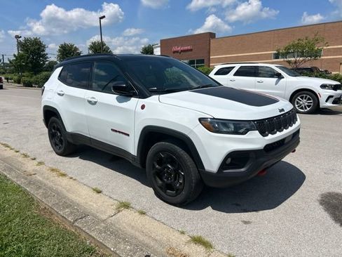 Used 2024 Jeep Compass Trailhawk AWD/4WD image 2