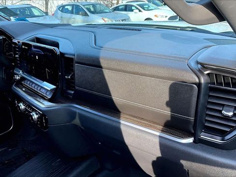 Used 2022 GMC Sierra 1500 Elevation image 17