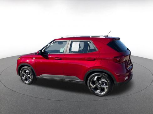 Used 2025 Hyundai Venue SEL image 10
