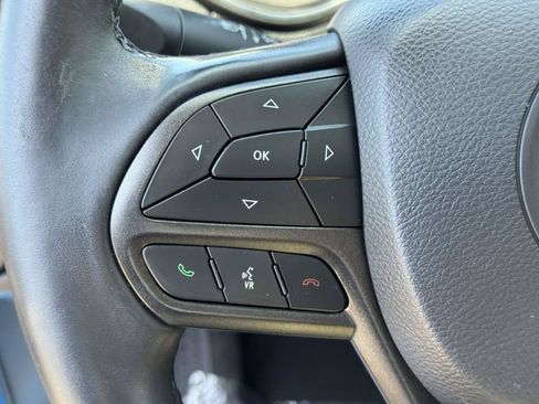 Used 2019 Jeep Cherokee Trailhawk AWD/4WD image 19