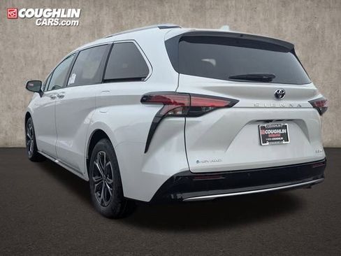 New 2026 Toyota Sienna Platinum image 6