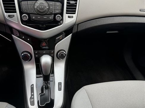 Used 2014 Chevrolet Cruze LT FWD image 17
