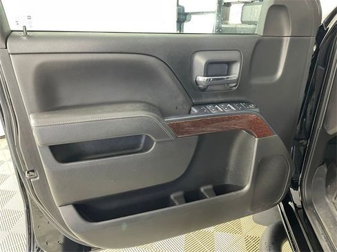 Used 2018 GMC Sierra 2500 SLE w/ SLE Preferred Package image 14