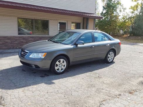 Used 2010 Hyundai Sonata GLS image 2