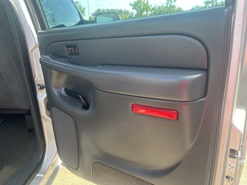 Used 2005 Chevrolet Silverado 3500 LS w/ Heavy-Duty Power Package image 8