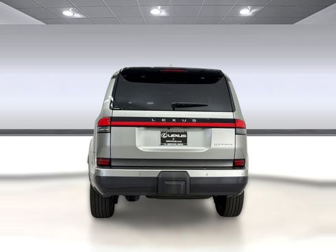 Used 2025 Lexus GX 550 w/ Accessory Package (2T) AWD/4WD image 11