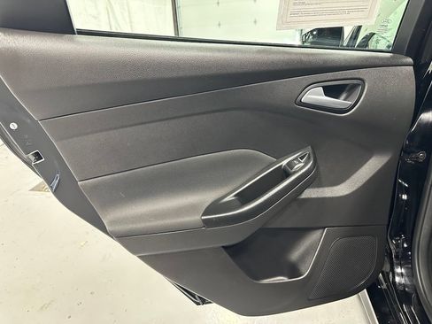 Used 2018 Ford Focus ST FWD image 35