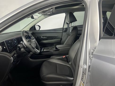 Used 2025 Hyundai Tucson Limited image 23