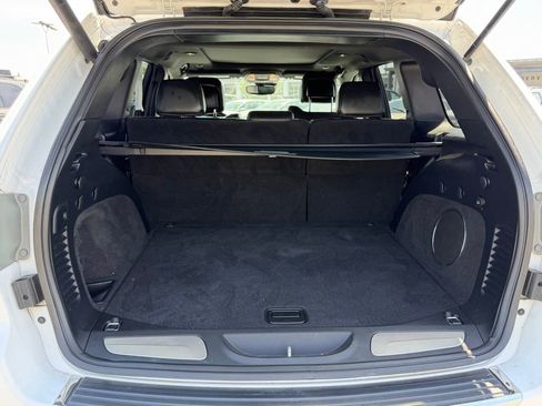 Used 2018 Jeep Grand Cherokee Overland image 5