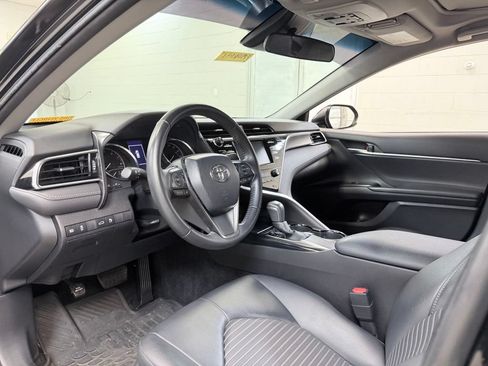Used 2018 Toyota Camry SE w/ Moonroof Package FWD image 14
