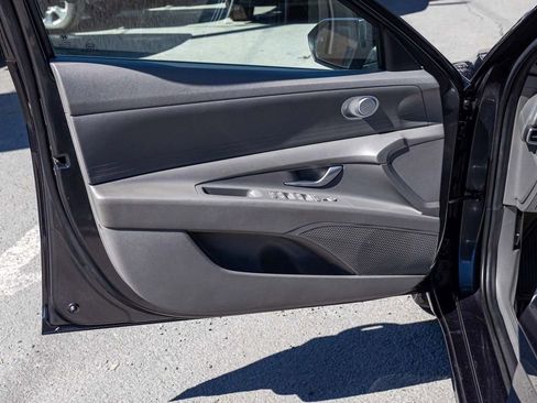 Used 2023 Hyundai Elantra SEL w/ Cargo Package FWD image 11
