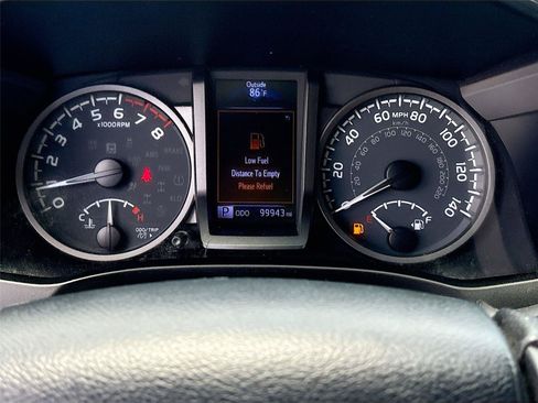 Used 2020 Toyota Tacoma TRD Sport RWD image 12