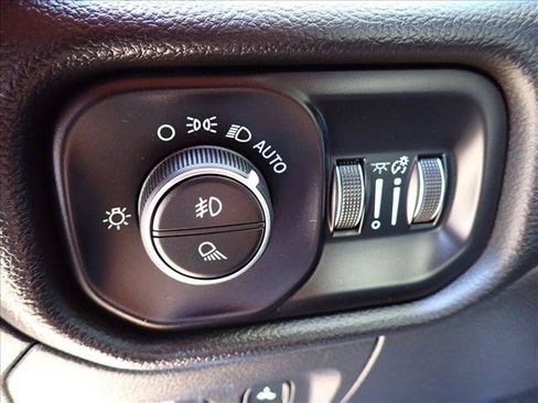 Used 2025 RAM 1500 Laramie w/ Sport Appearance Package AWD/4WD image 17