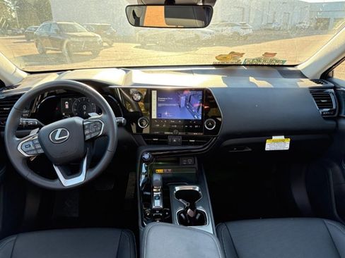 Used 2025 Lexus NX 250 FWD w/ Premium Package image 2