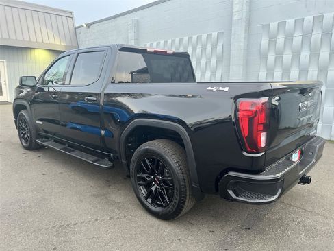 Used 2024 GMC Sierra 1500 Elevation w/ LPO, Elevation Black Package image 8
