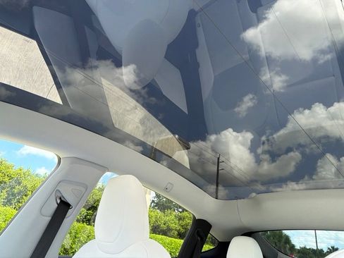 Used 2026 Tesla Model Y 2WD image 29
