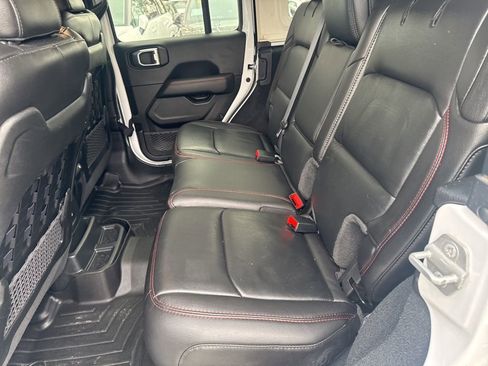 Used 2022 Jeep Wrangler Unlimited Rubicon w/ Cold Weather Group image 27