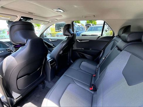 Certified 2025 Kia Niro EX Touring FWD image 16