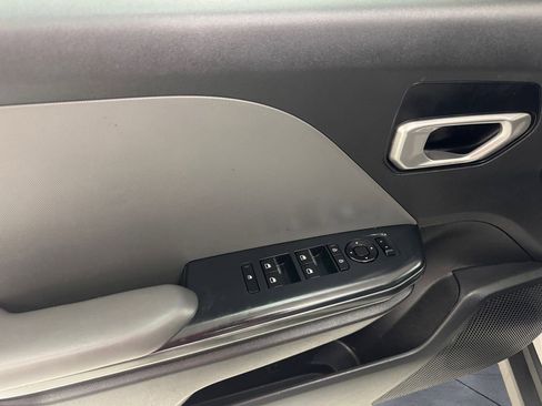 Used 2025 Kia K4 LX image 12