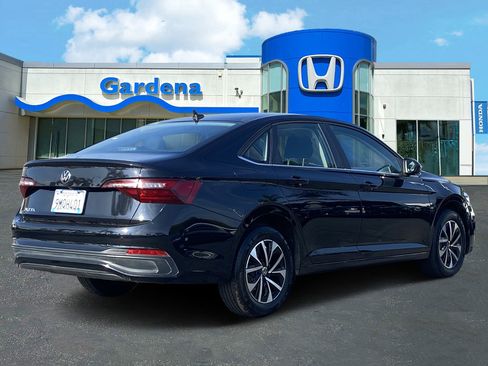 Used 2024 Volkswagen Jetta S image 6