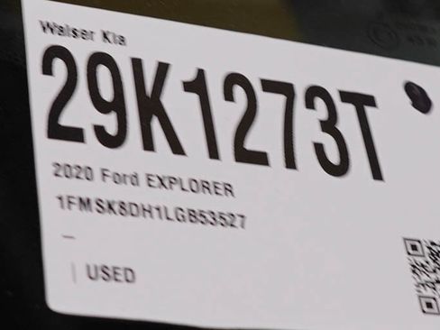 Used 2020 Ford Explorer XLT w/ Equipment Group 202A AWD/4WD image 32