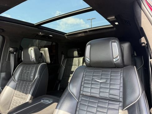 Used 2022 Cadillac Escalade Sport Platinum w/ LPO, ONYX Package AWD/4WD image 23