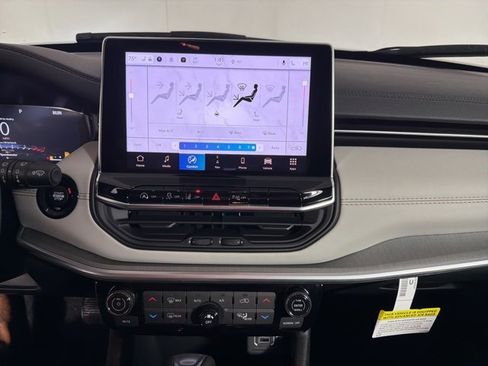 New 2026 Jeep Compass Limited w/ Sun, Sound & Navigation Group image 18