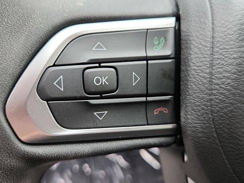 Used 2023 Jeep Compass Limited w/ Sun and Sound Group AWD/4WD image 18