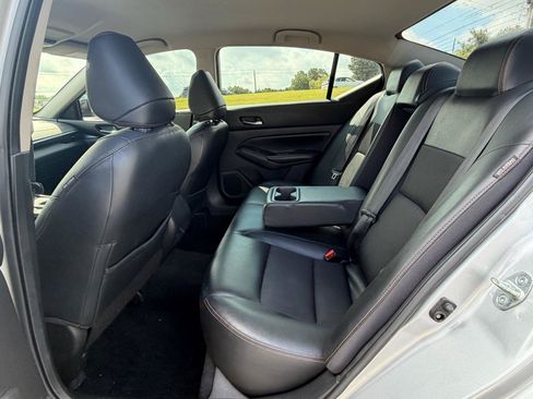 Used 2019 Nissan Altima 2.5 SR FWD image 13