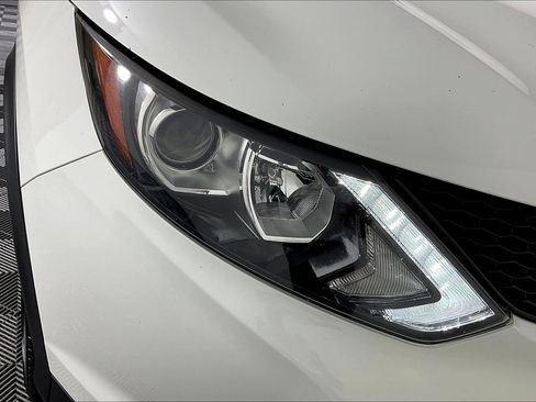 Used 2018 Nissan Rogue Sport S FWD image 30