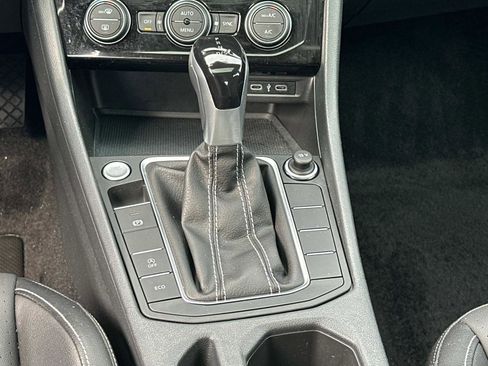 Used 2022 Volkswagen Jetta SE w/ Panoramic Sunroof Package image 22