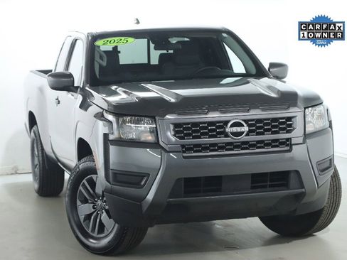 Certified 2025 Nissan Frontier SV image 3