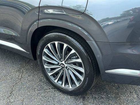 Used 2024 Hyundai Palisade Calligraphy image 9