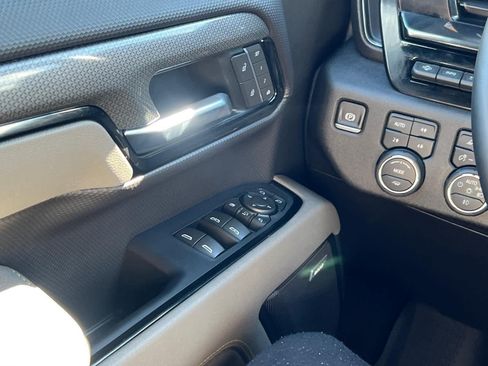 Certified 2025 Chevrolet Silverado 2500 ZR2 w/ Technology Package AWD/4WD image 21