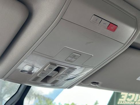 Used 2022 Volkswagen Atlas SE image 19