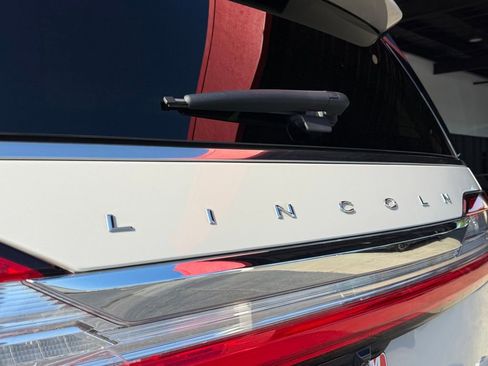Used 2020 Lincoln Navigator Reserve w/ Equipment Group 208A Reserve AWD/4WD image 10