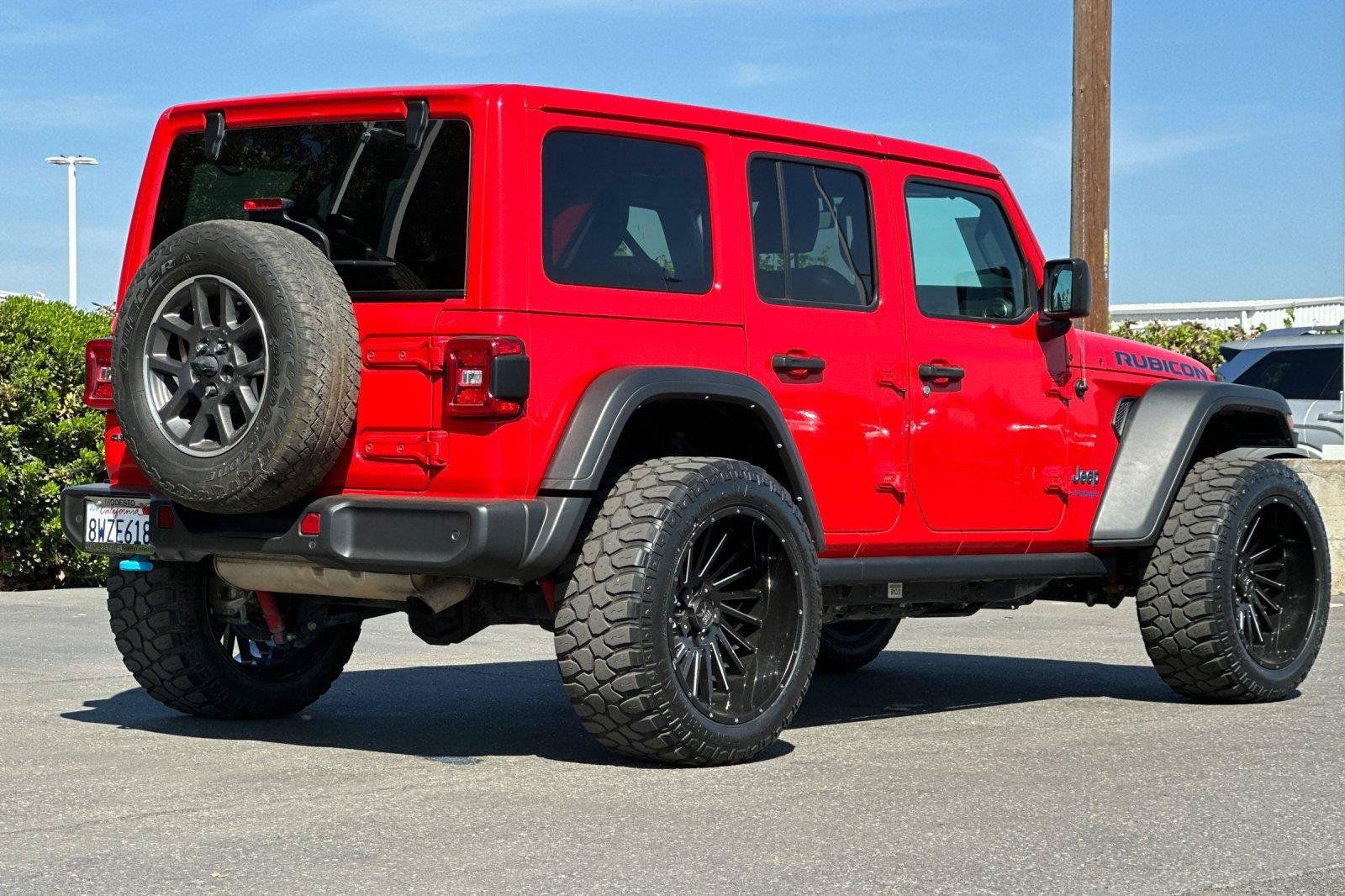 Used 2021 Jeep Wrangler Unlimited Rubicon 4xe w/ Cold Weather Group AWD/4WD image 3