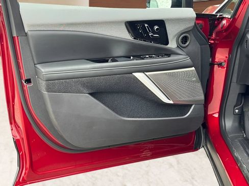 New 2027 Cadillac Optiq Luxury w/ LPO, Floor Liner Package AWD/4WD image 15