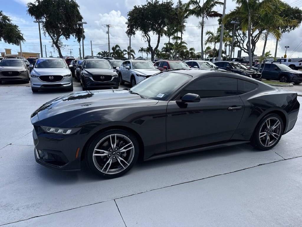 Used 2024 Ford Mustang Coupe RWD image 10