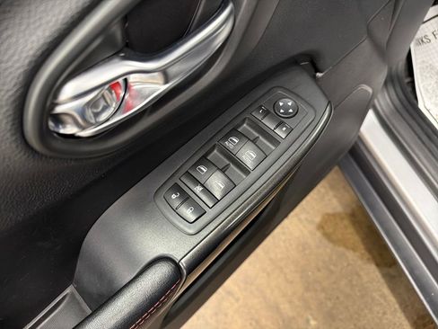 Used 2020 Jeep Cherokee Trailhawk w/ Cold Weather Group image 13