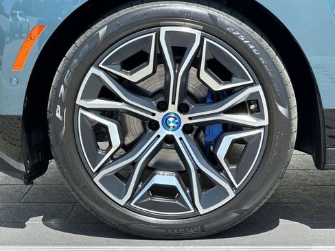 Used 2022 BMW iX xDrive50 w/ Premium Package AWD/4WD image 33