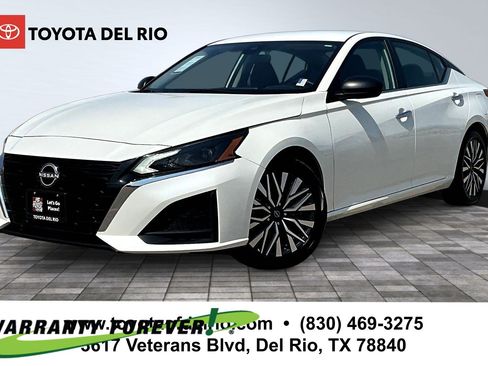 Used 2025 Nissan Altima 2.5 SV FWD image 1