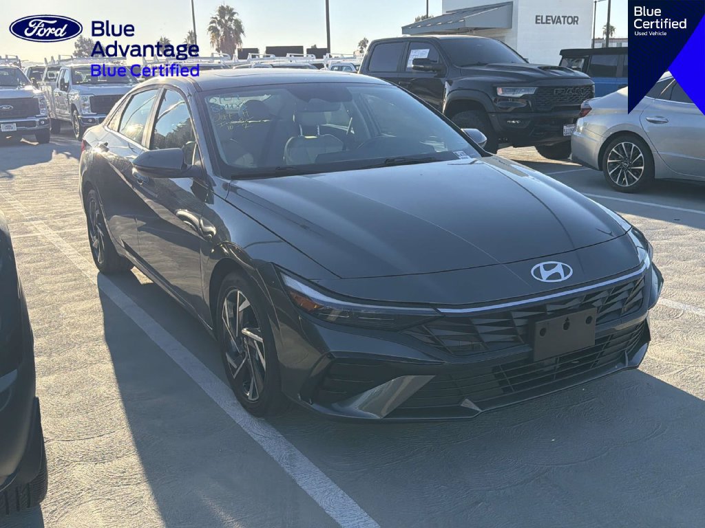 Used 2025 Hyundai Elantra Limited FWD image 18