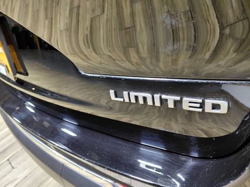 Certified 2025 Jeep Grand Cherokee L Limited image 33