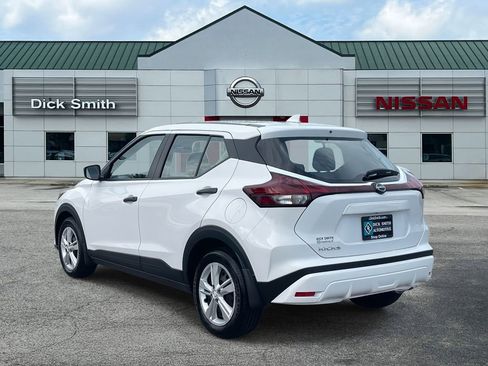 Used 2025 Nissan Kicks Play S image 4