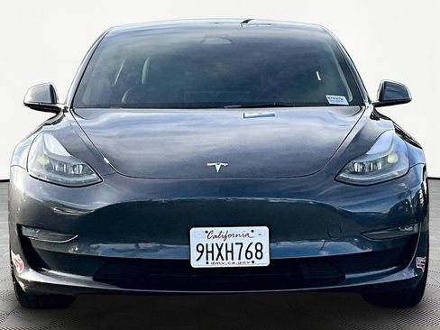Used 2023 Tesla Model 3 Performance image 2